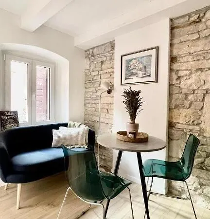 Apartman Bella *
